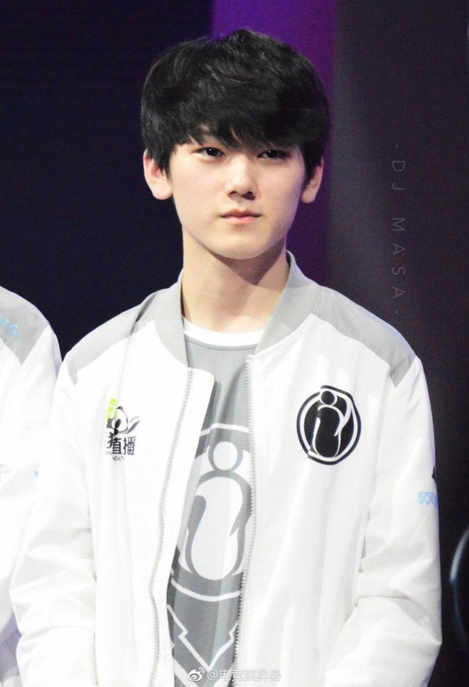 Rhilech 加入 NAVI，迎接 2026 赛季